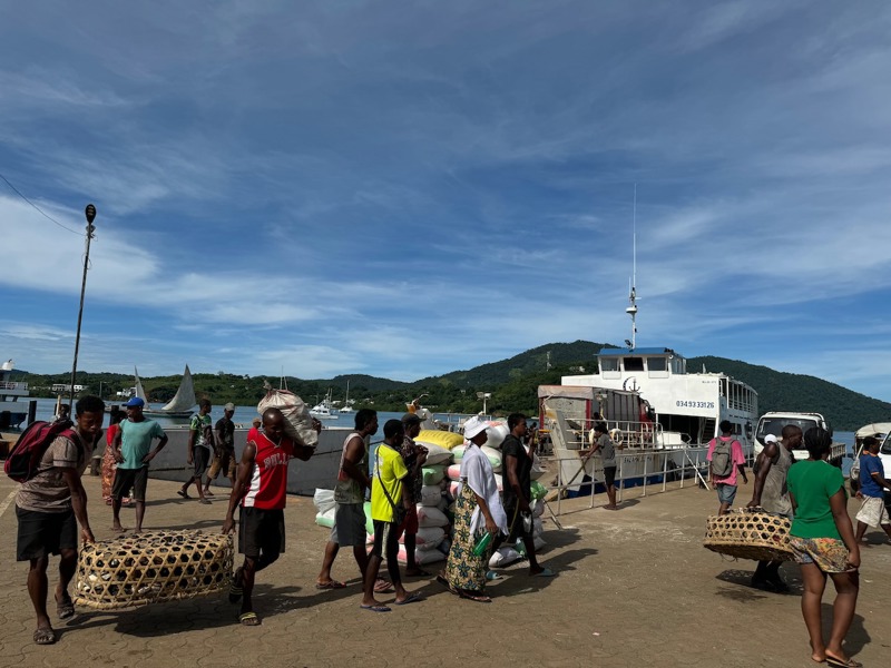 How to travel to Nosy Be overland? 
